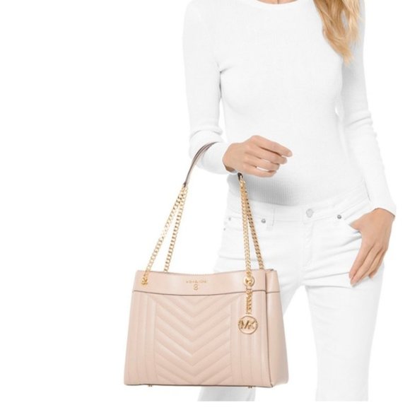 Michael Kors Handbags - Michael KORS Susan Quilted Leather Shoulder Bag